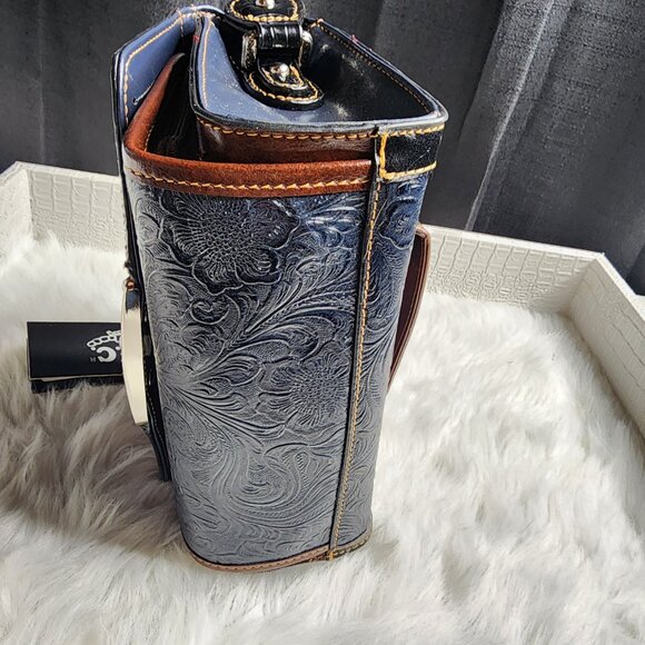 Vintage 90s MC Marc Chantal Navy and Brown Tooled Leather Crossbody bag - Picture 3 of 15